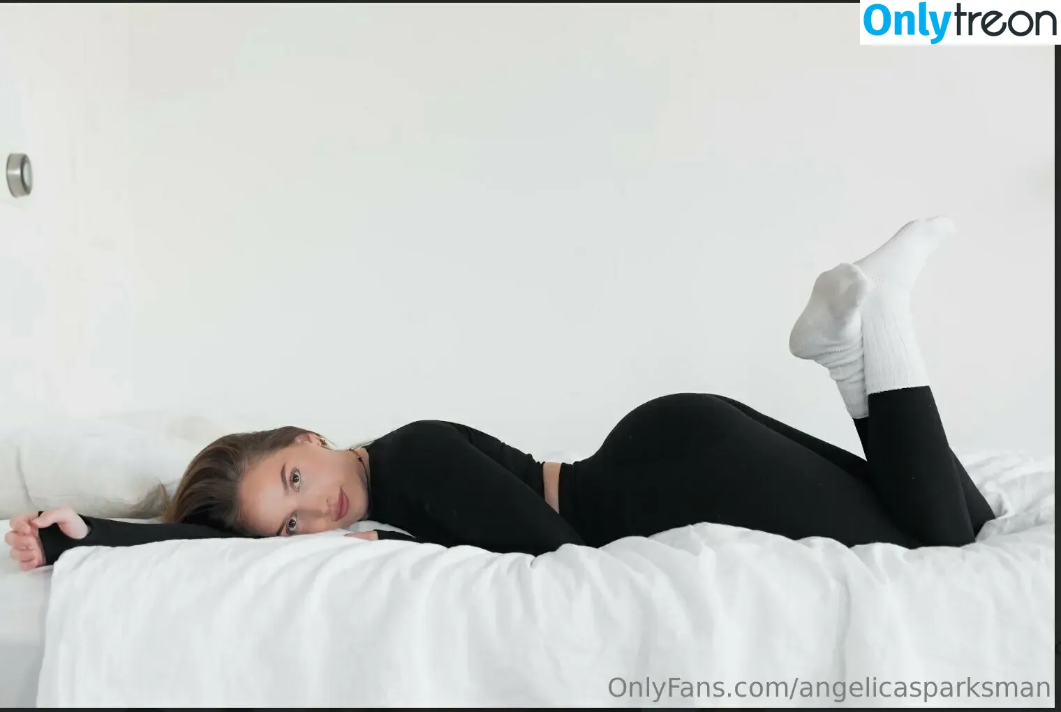 angelicasparksman nude photo #0032 (angelicapacombe)