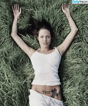 Angelina Jolie / angelinajolie nude photo #0357