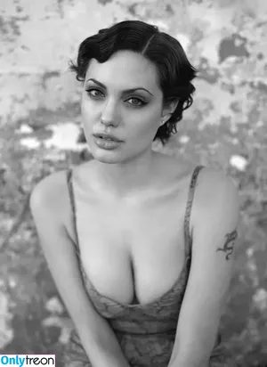 Angelina Jolie / angelinajolie nude photo #0358