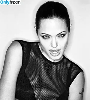 Angelina Jolie / angelinajolie nude photo #0360