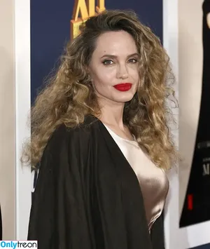 Angelina Jolie / angelinajolie фото голая #0584
