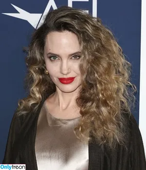 Angelina Jolie / angelinajolie фото голая #0585