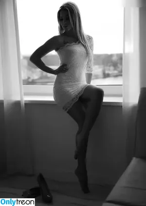 Angelina Pannek / angelinahegerofficialfanpage / hegerangelina nude photo #0043