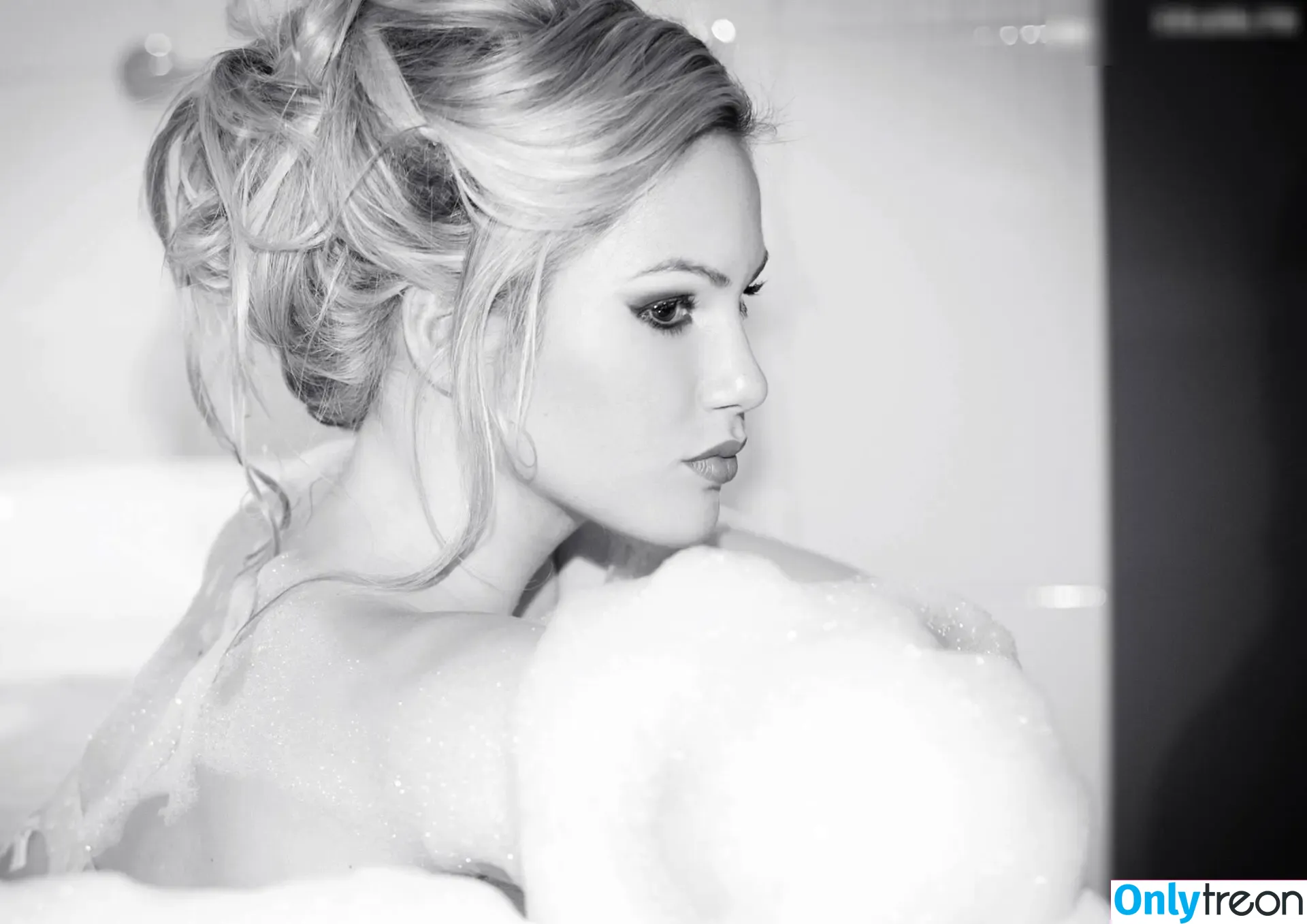 Angelina Pannek nude photo #0041 (angelinahegerofficialfanpage / hegerangelina)