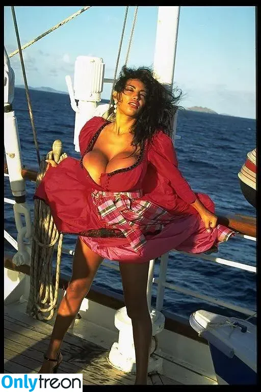 Angelique Dos Santos nude photo #0052 (Busty Angelique / karolhann)