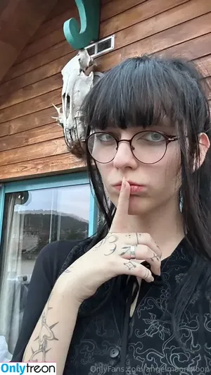 angelmoonbloop / angelmoon.boop nude photo #0013