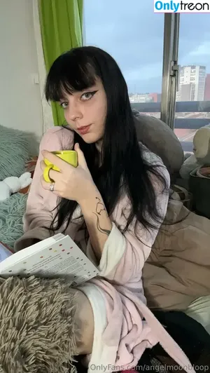 angelmoonbloop / angelmoon.boop nude photo #0015