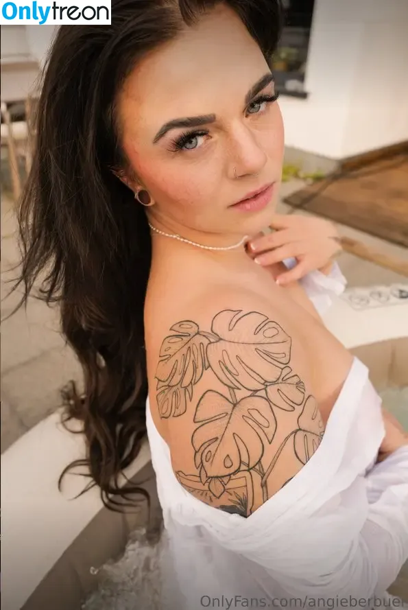 Angie Berbuer голая photo #0001 (angieberbuer)