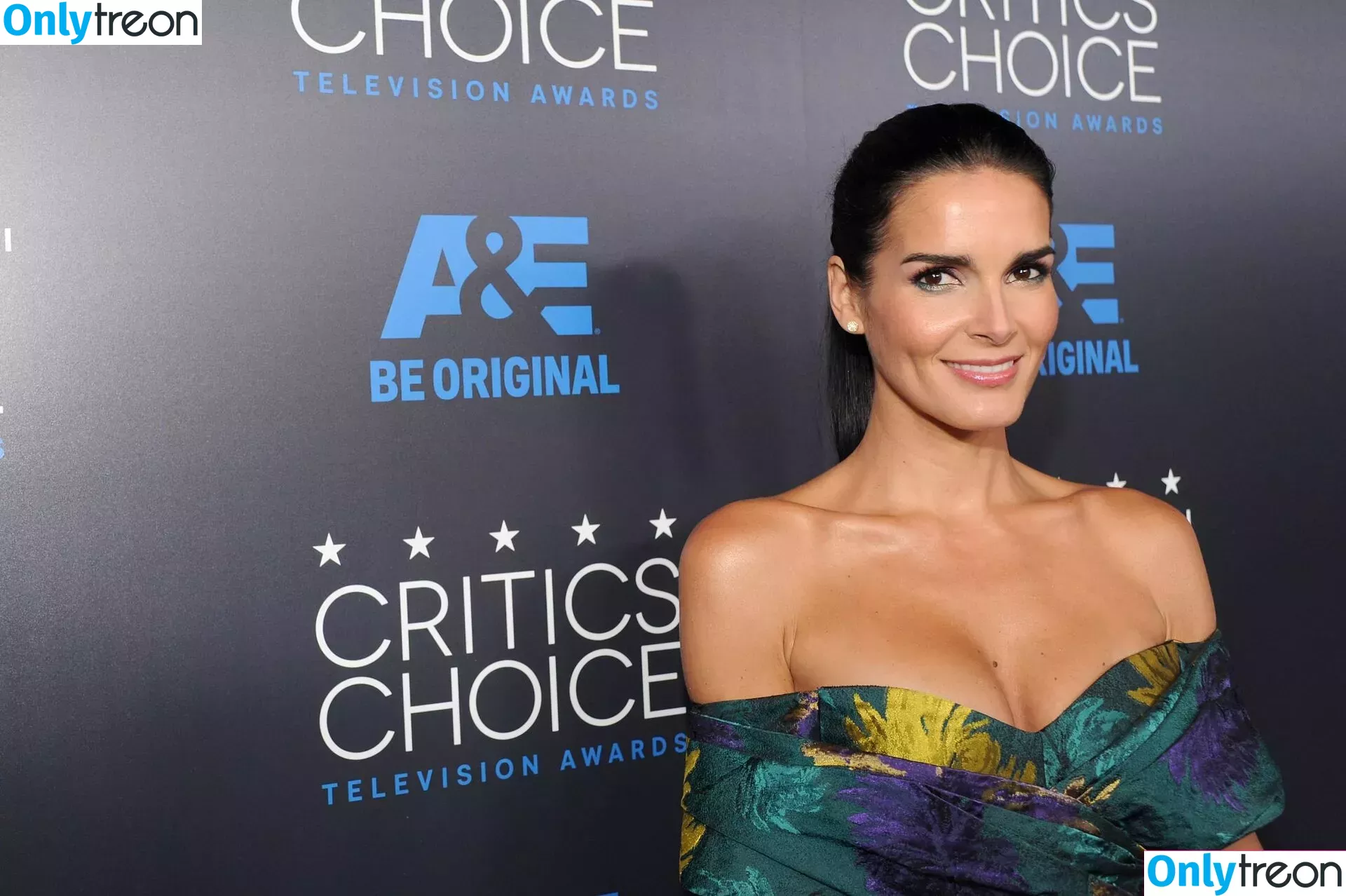 Angie Harmon голая photo #0047 (angieharmon)