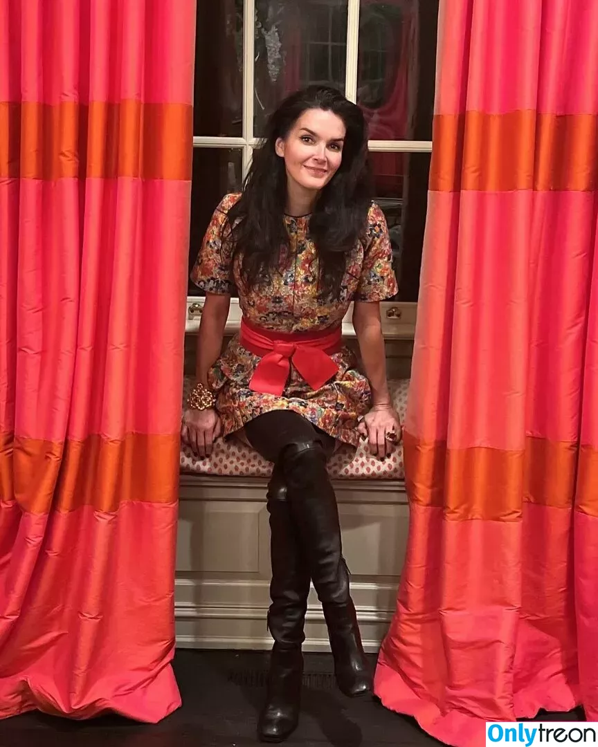 Angie Harmon голая photo #0111 (angieharmon)