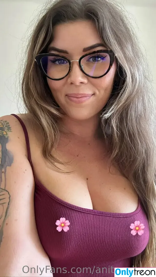 anitkaaa nude photo #0018 (anitkaaa1)