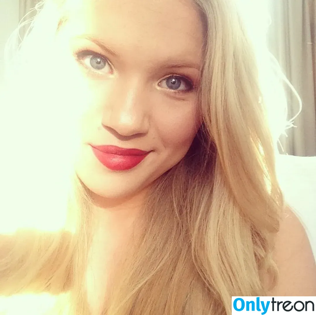 Anja Nissen nude photo #0065 (anja_nissen / anjanissen)