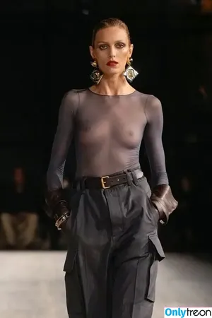 Anja Rubik / anja_rubik nude photo #0468