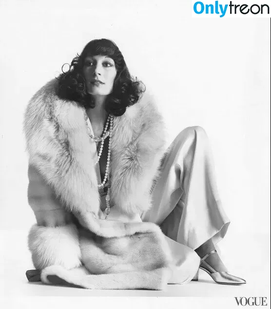 Anjelica Huston голая photo #0034 (anjelicashuston)