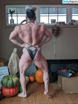 Anjie / Angela Yeo / MuscleGeisha / ifbb_pro_yeo / proyeo nude photo #0049