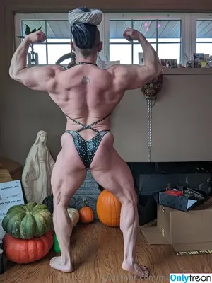 Anjie / Angela Yeo / MuscleGeisha / ifbb_pro_yeo / proyeo nude photo #0051