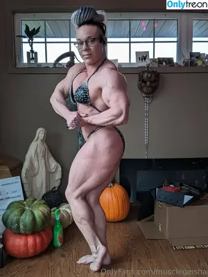 Anjie / Angela Yeo / MuscleGeisha / ifbb_pro_yeo / proyeo nude photo #0052
