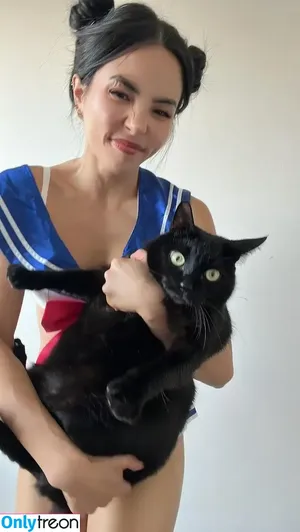 Anna Akana / AnnaAkana / wonderlandstudios фото голая #0660