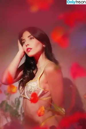 Anna Akana / AnnaAkana / wonderlandstudios фото голая #0773