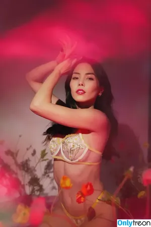 Anna Akana / AnnaAkana / wonderlandstudios фото голая #0774