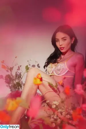 Anna Akana / AnnaAkana / wonderlandstudios фото голая #0777