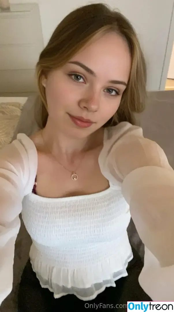 Anna Baum nude photo #0026 (anna_baum / anna_baum_)