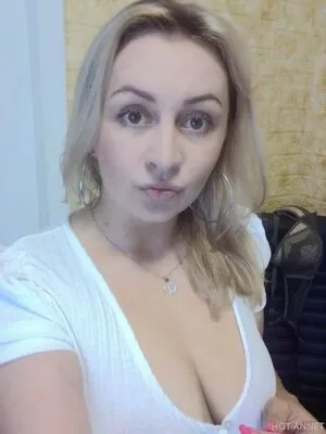 anna_bellla / annabellegurwitch1 фото голая #0021