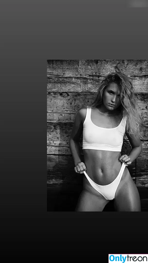 Anna Faulstich nude photo #0010 (Anna Faulstich)