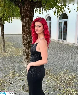 anna.gazanis / AnnaGazanis nude photo #0584
