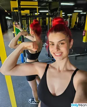 anna.gazanis / AnnaGazanis nude photo #0588