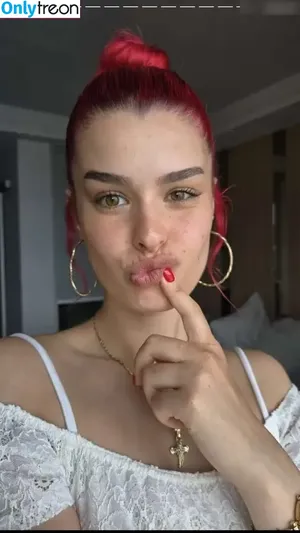 anna.gazanis / AnnaGazanis nude photo #0625