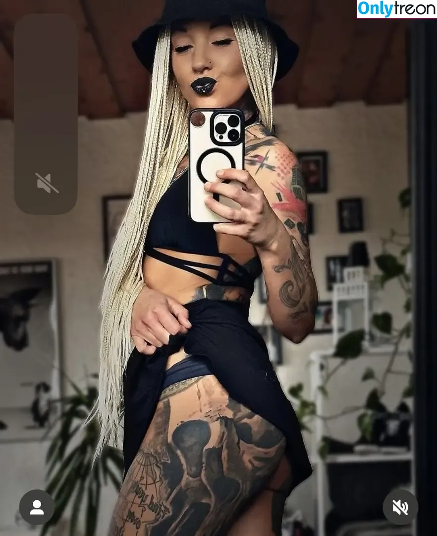Anna-Katharina Alt nude photo #0004 (annabeatmietze / annakatharinaalt_offiziell)