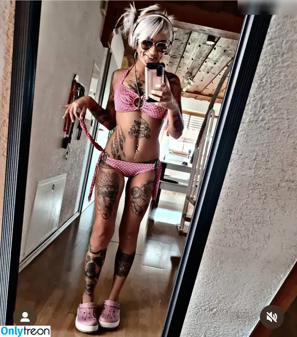 Anna-Katharina Alt nude photo #0012 (annabeatmietze / annakatharinaalt_offiziell)