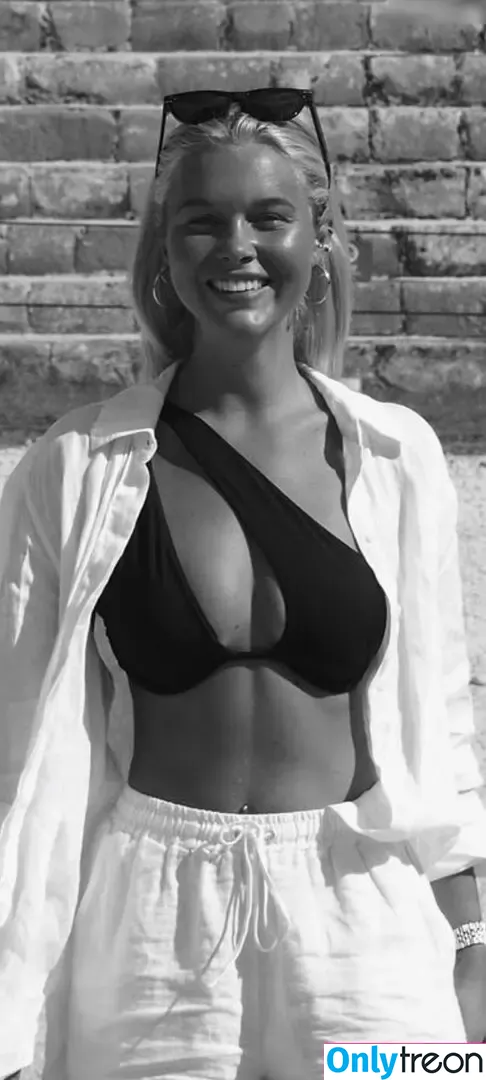 Anna Maria Schimanski nude photo #0102 (mariavschimanski)