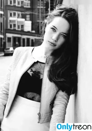 Anna Popplewell / _annapopplewell_ фото голая #0012