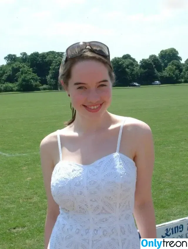 Anna Popplewell nude photo #0009 (_annapopplewell_)