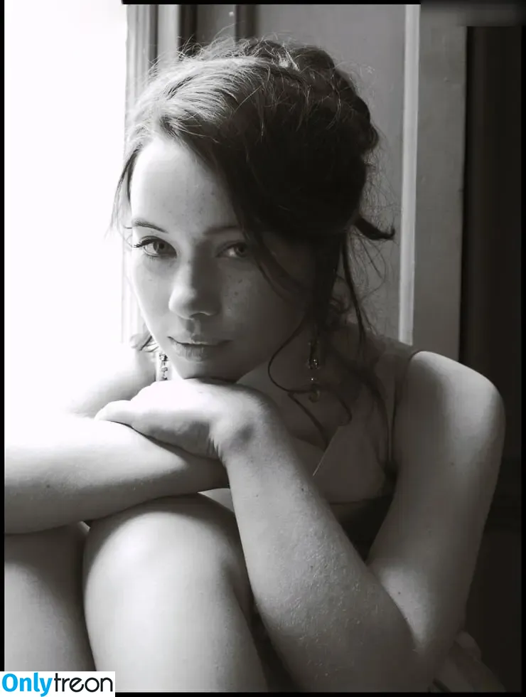 Anna Popplewell nude photo #0010 (_annapopplewell_)