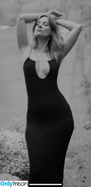 Anna Rossow / anna_rossow_ nude photo #0049
