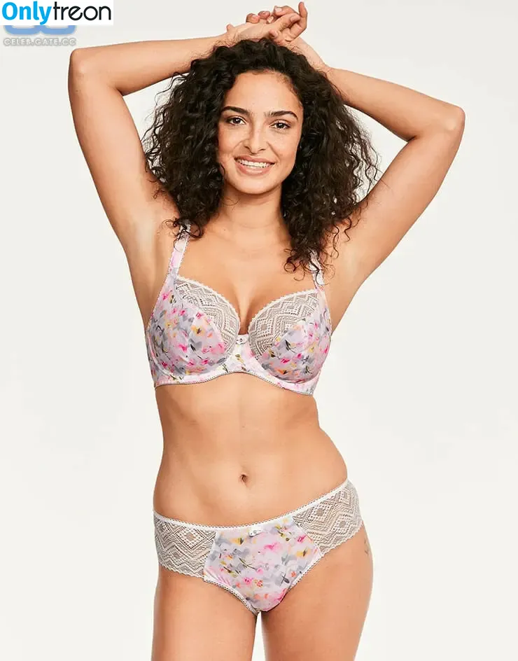 Anna Shaffer nude photo #0051 (annashafffer)