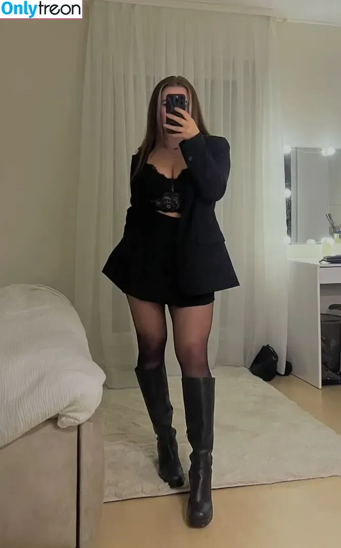annaa.koo nude photo #0014 (annaa.koo)