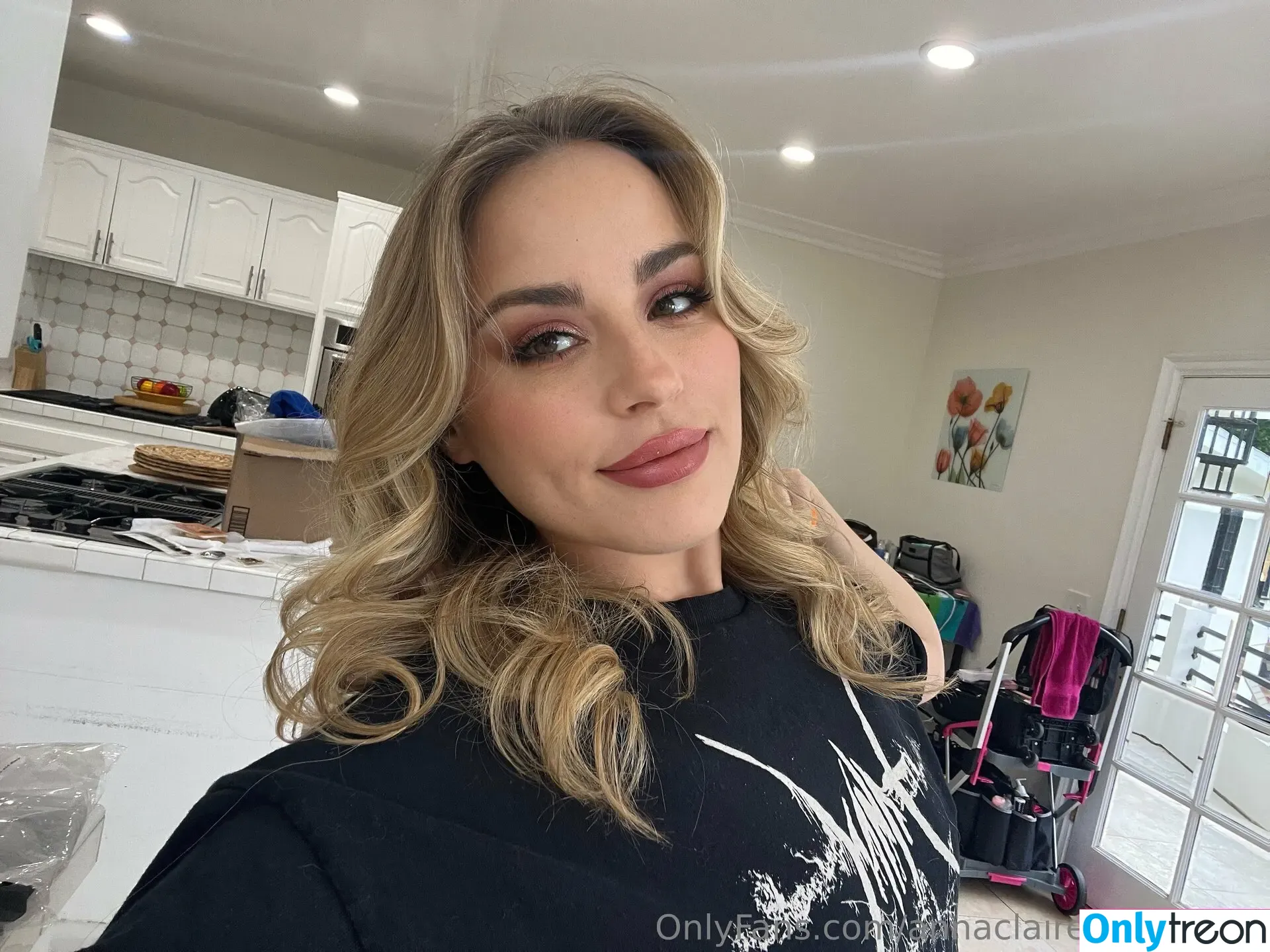 annaclairecloudsfree nude photo #0024 (annaclairecloudstv__)