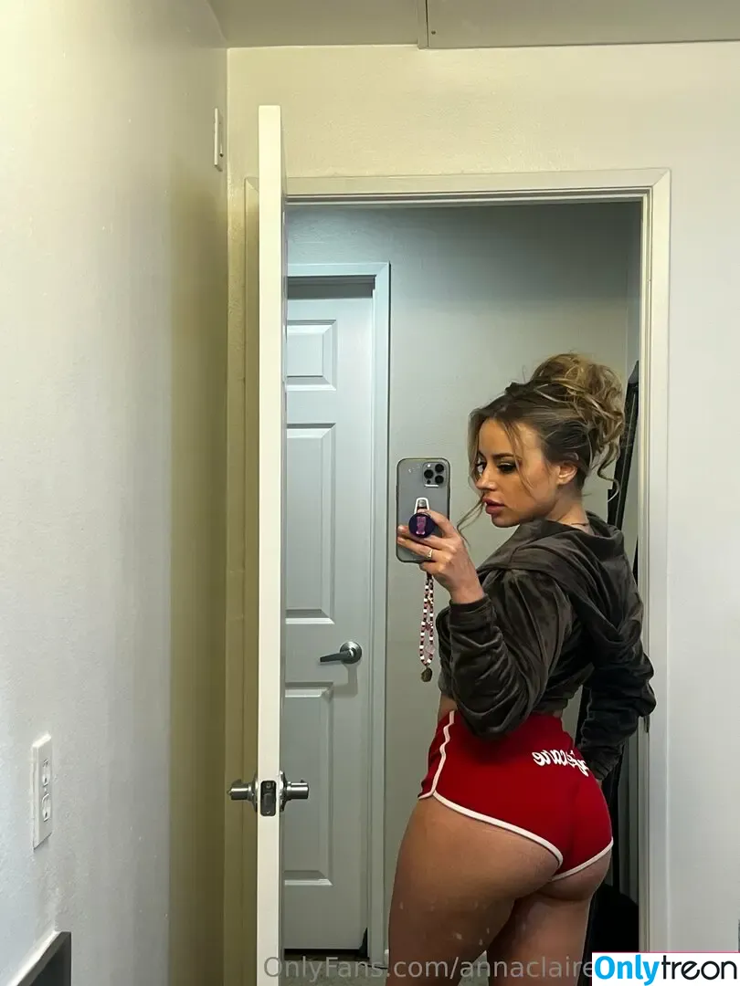 annaclairecloudsfree nude photo #0039 (annaclairecloudstv__)