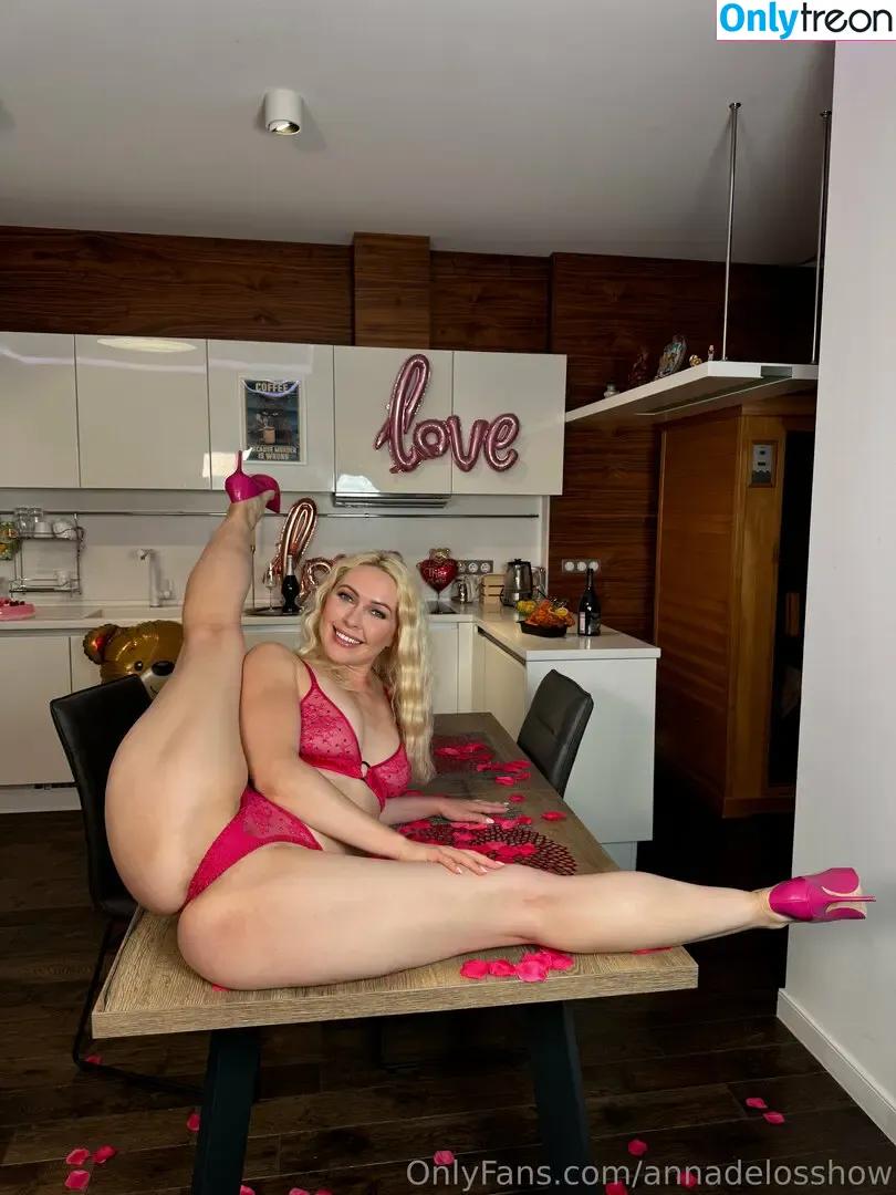 annadelosshow nude photo #0255 (annaadelos)