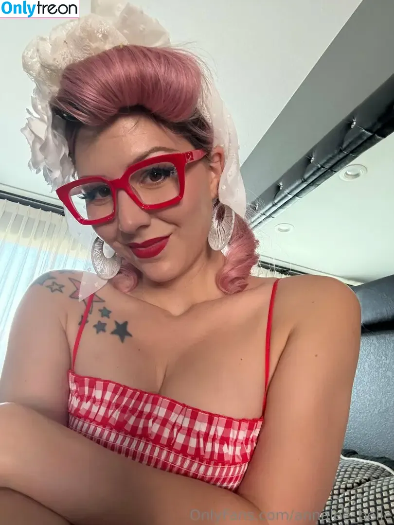 Annalee Belle nude photo #0093 (annalee_belle / annaleebelle)