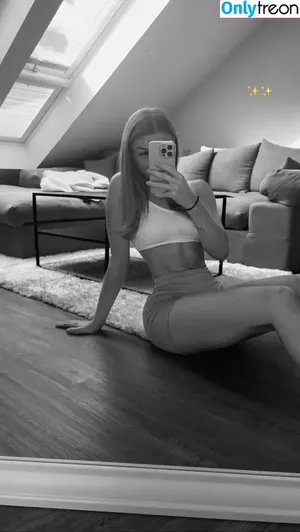  nude photo #0020