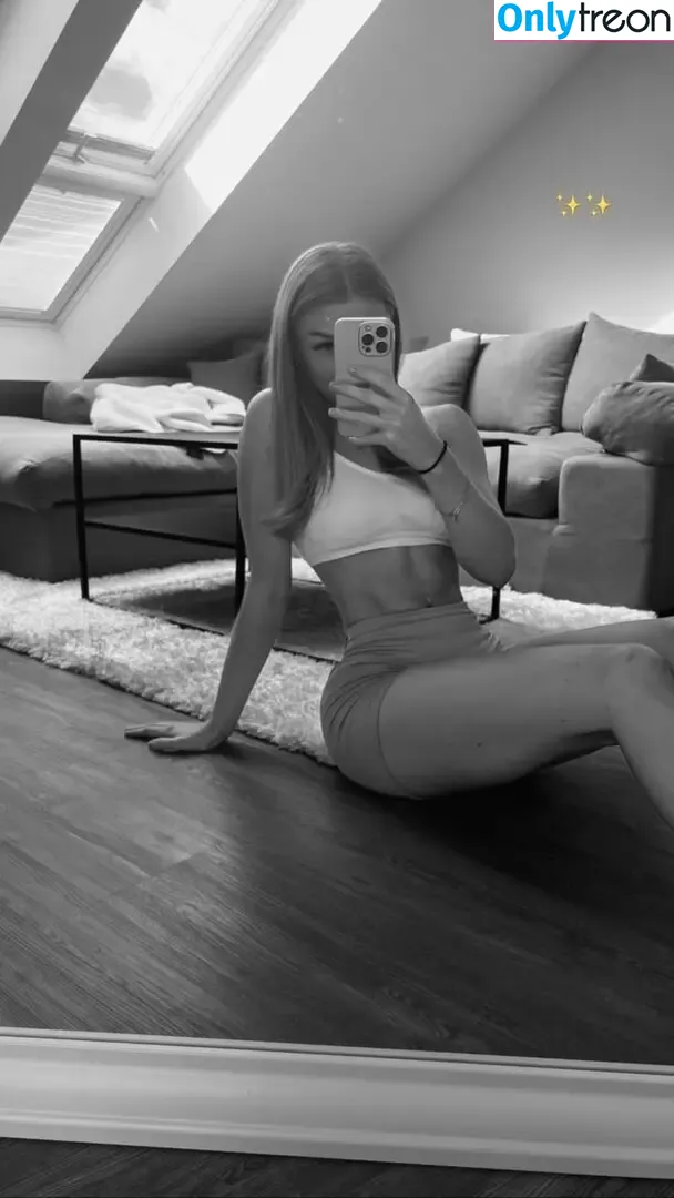 AnnaLena.km nude photo #0020 (AnnaLena.km)