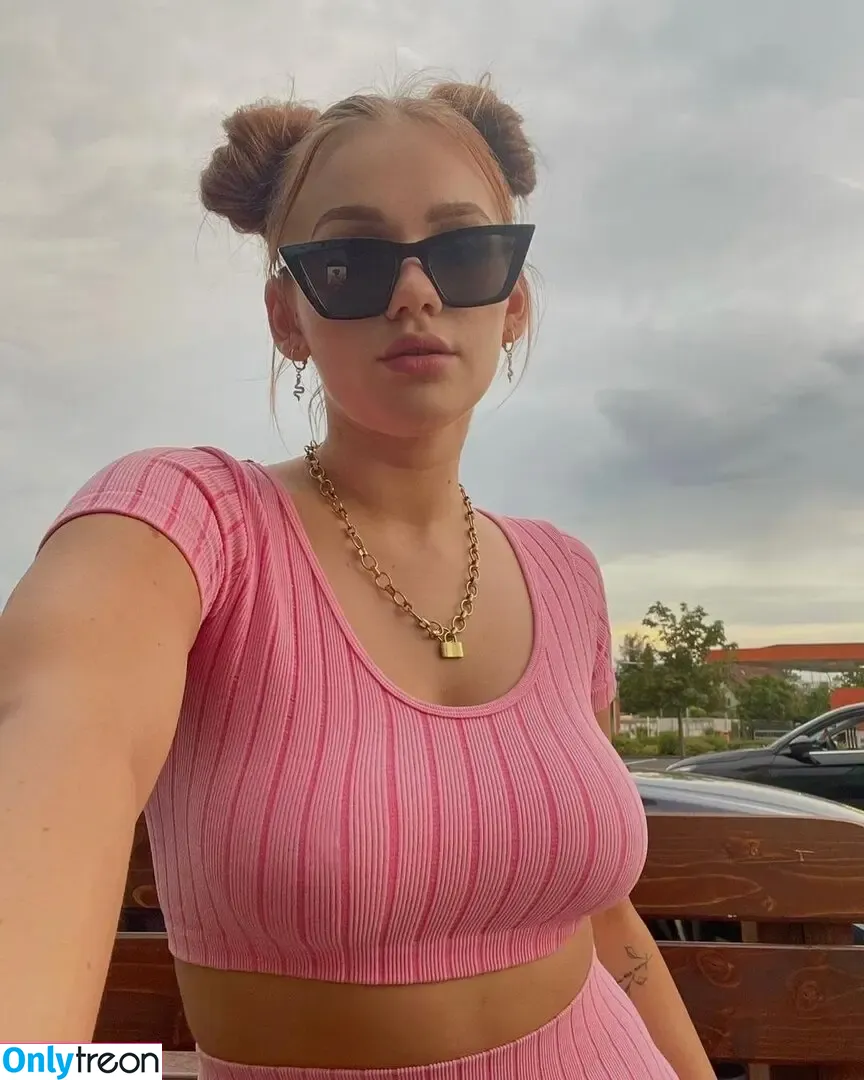 Annalena.smlr nude photo #0021 (Annalena.smlr)