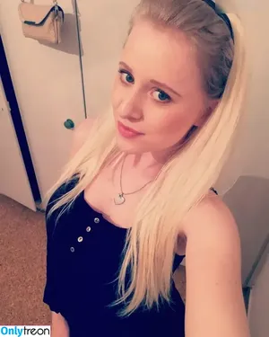  nude photo #0004