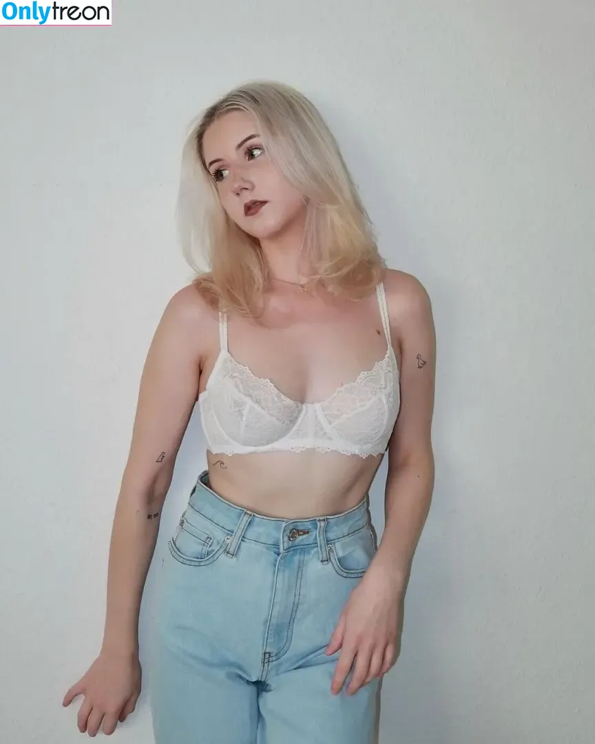 Annatks nude photo #0017 (Annatks)