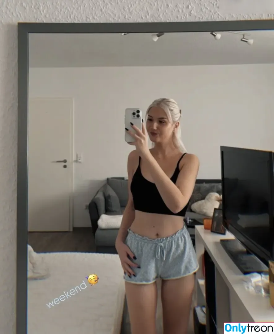 Annatks nude photo #0025 (Annatks)
